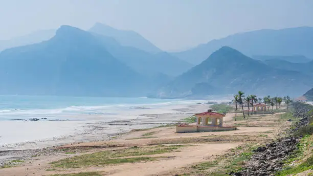 索哈尔港:作为海湾主要枢纽124天后的化工物流基础设施评估