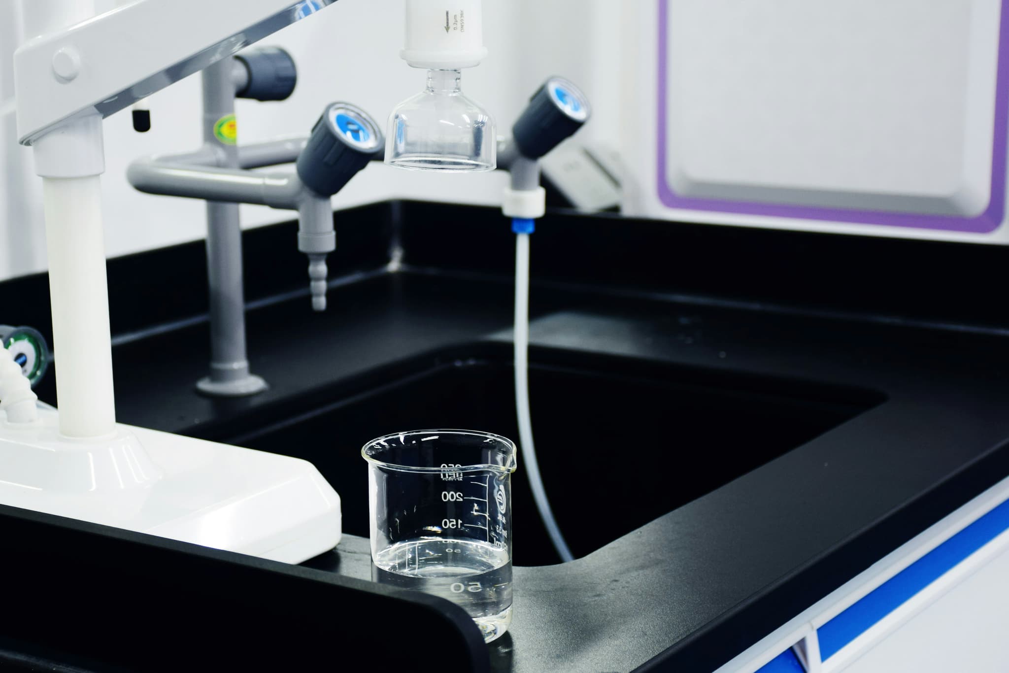 美国环保局提议的全氟辛烷磺酸饮用水监测规则:对制药用水系统的影响