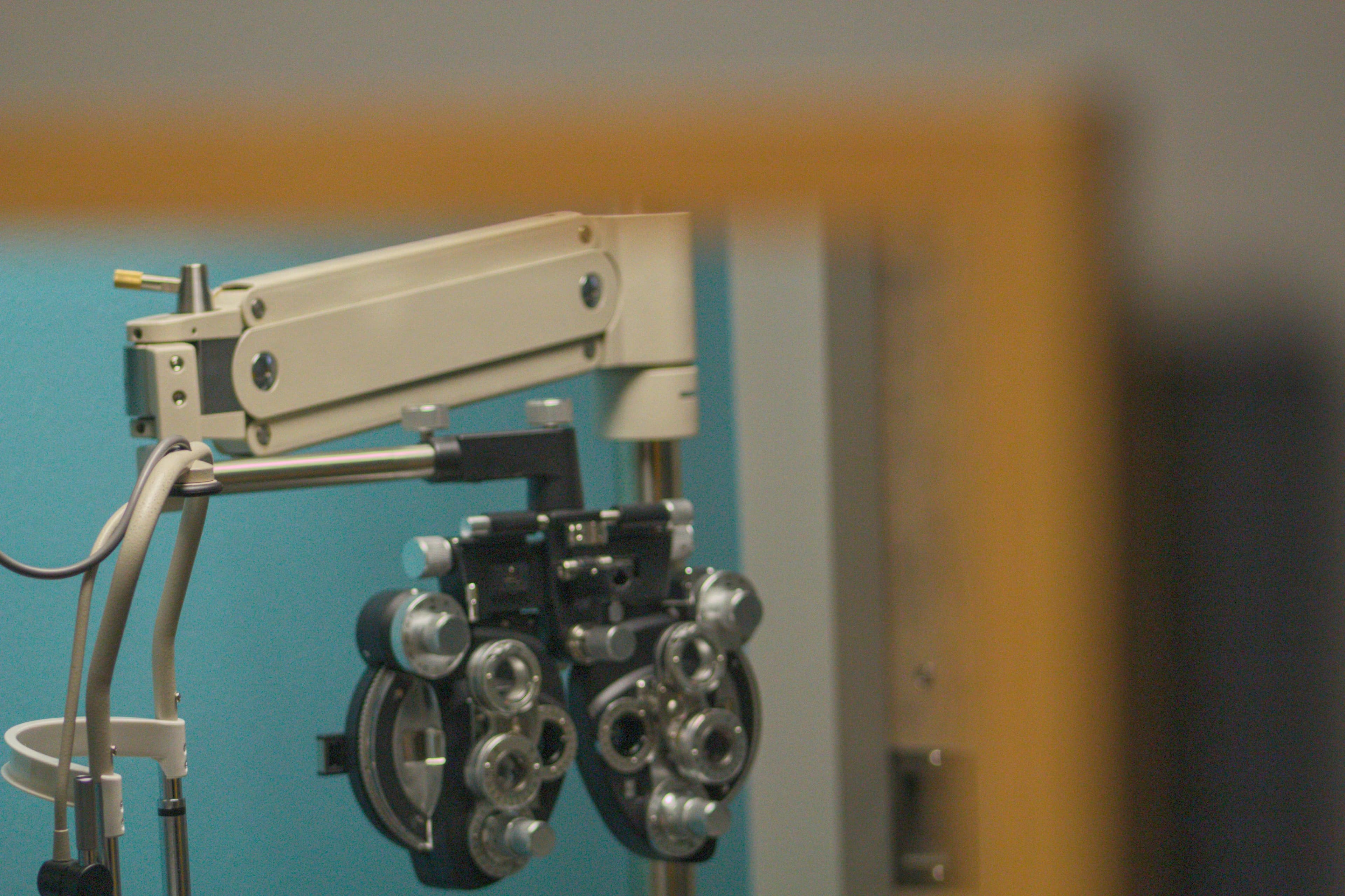 La advertencia de STAAR Surgical sobre Oriente Medio: un efecto dominó en la demanda de ingredientes para dispositivos oftálmicos