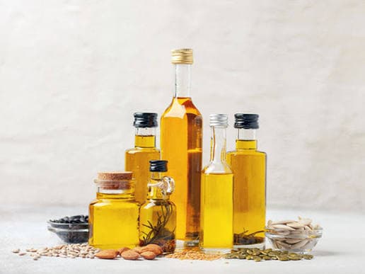 揭开天然油的力量:用途、好处和关键品种