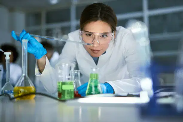 تدفقات Cognite والذكاء الاصطناعي الصناعي: تحويل العمليات الكيميائية المتخصصة